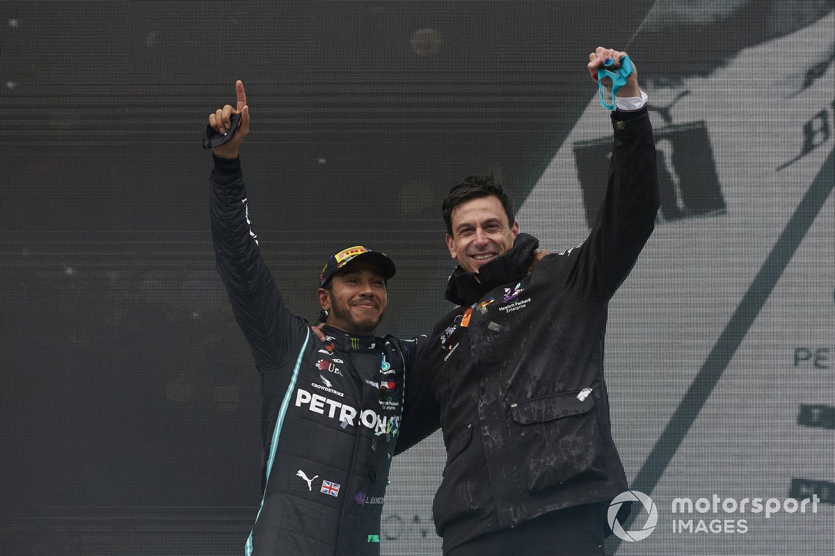 Lewis Hamilton, Mercedes-AMG F1, 1st position, and Toto Wolff, Executive Director (Business), Mercedes AMG, celebrate on the podium