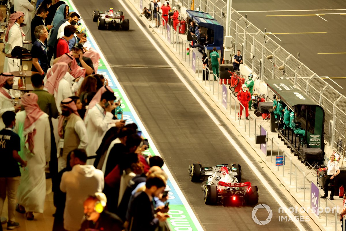 Lewis Hamilton, potrebbe partire dalla pit lane per il GP dell'Arabia Saudita