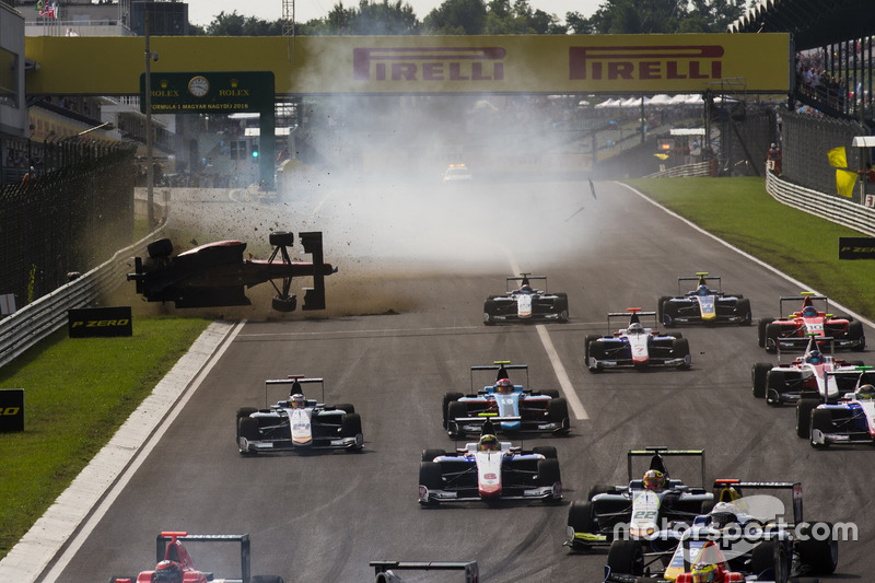 Акаш Нанді, Jenzer Motorsport, аварія на стартовій прямій