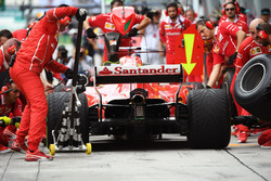 Sebastian Vettel, Ferrari SF70H pit stop
