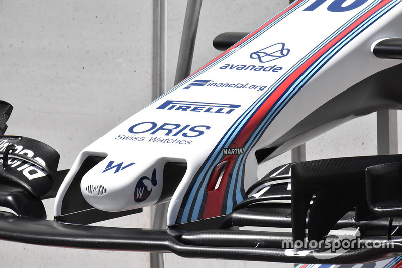 Williams FW40 burun detayı