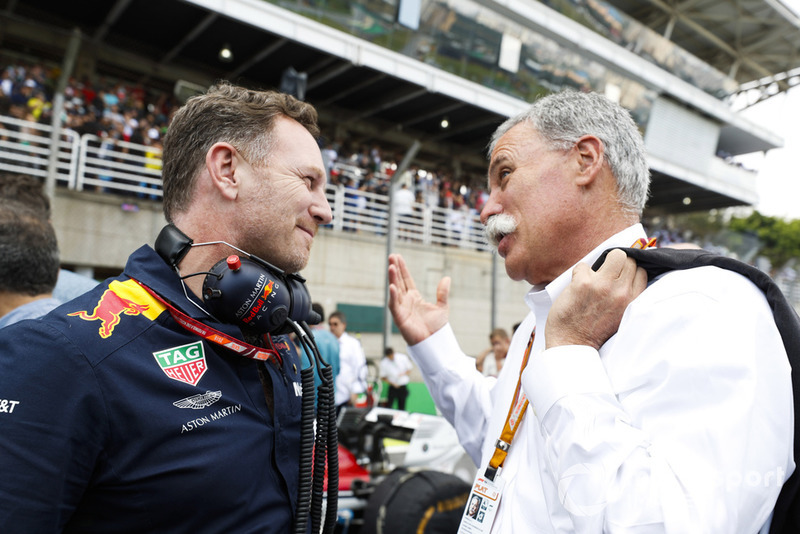 Christian Horner, Team Principal, Red Bull Racing, avec Chase Carey, directeur exécutif du Formula One Group