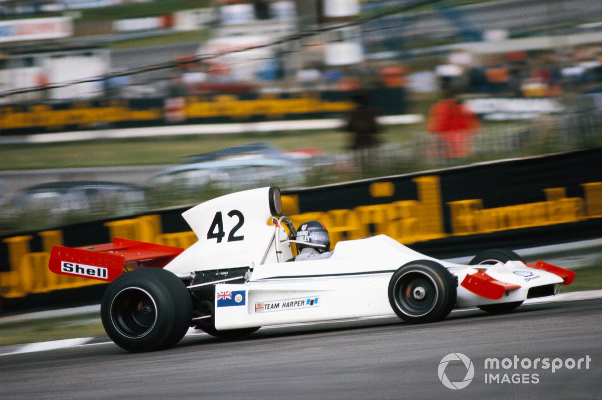David Purley menggeber Token RJ02 di GP Inggris 1974.