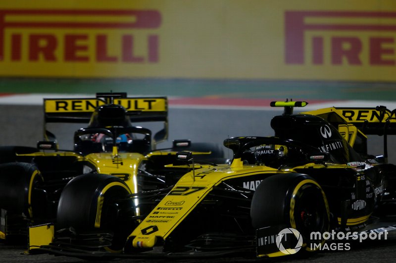 Nico Hulkenberg és Daniel Ricciardo egymás ellen