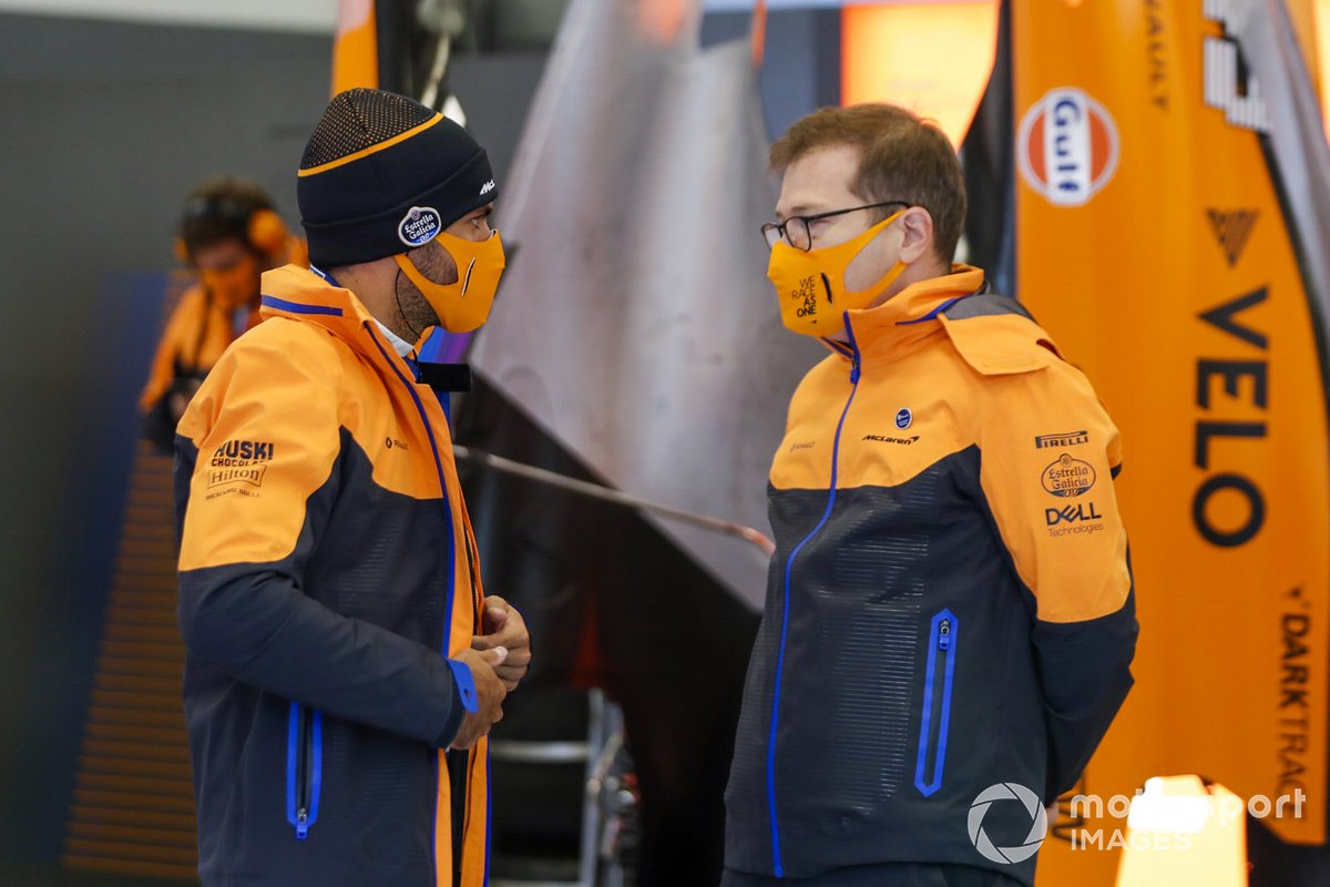 Carlos Sainz Jr., McLaren, with Andreas Seidl, Team Principal, McLaren