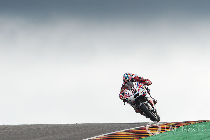 Danilo Petrucci, Pramac Racing, almost crashing