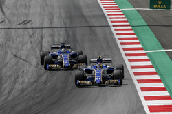Pascal Wehrlein, Sauber C36, Marcus Ericsson, Sauber C36