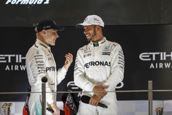 Podyum: Yarış galibi Valtteri Bottas, Mercedes AMG F1, ikinci sıra Lewis Hamilton, Mercedes AMG F1