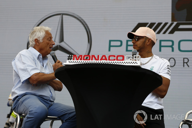 Lewis Hamilton, Mercedes-AMG F1 et Bob Constanduros, sur scène