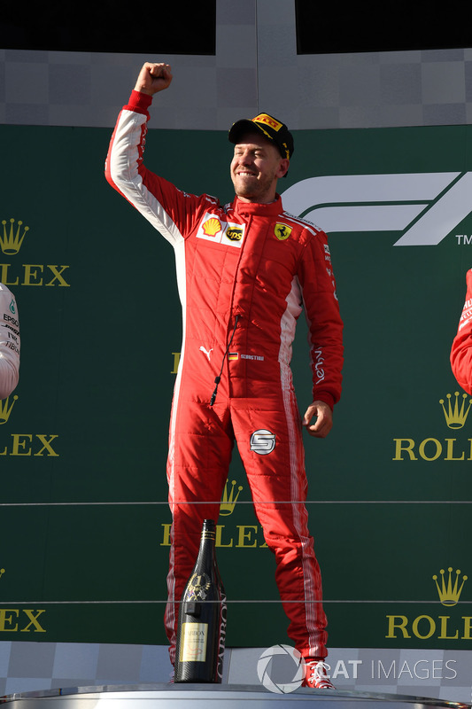 Podyum: Yarış galibi Sebastian Vettel, Ferrari
