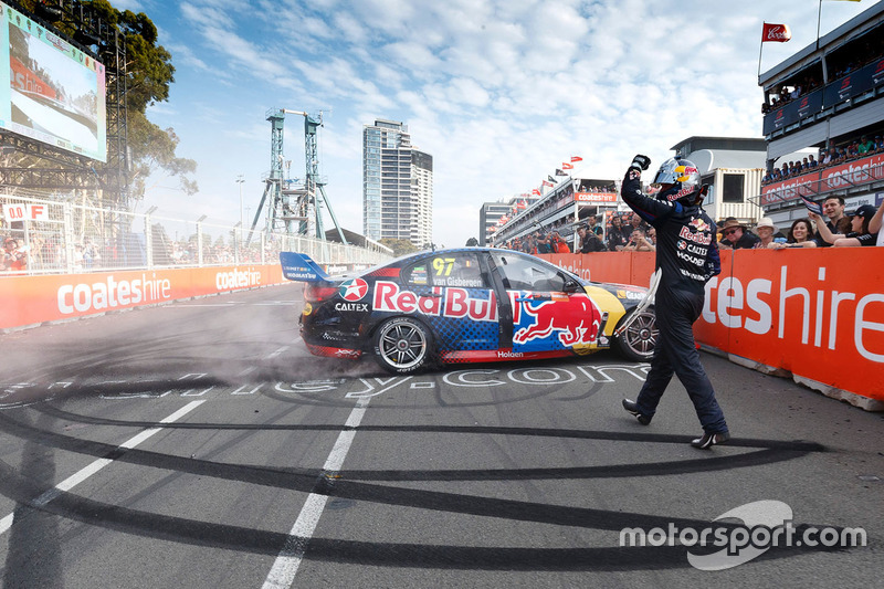 Переможець Шейн ван Гісберген, Triple Eight Race Engineering Holden