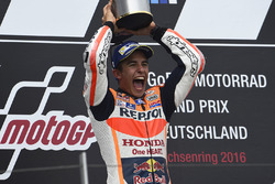Podium: winnaar Marc Marquez, Repsol Honda Team