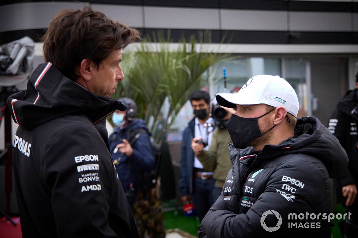 Toto Wolff, Team Principal and CEO, Mercedes AMG, and Valtteri Bottas, Mercedes