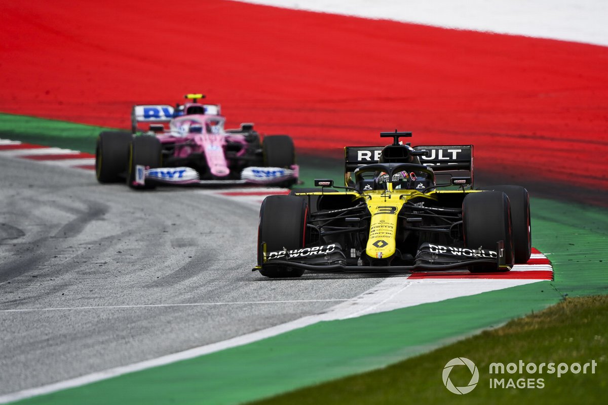 Daniel Ricciardo, Renault F1 Team R.S.20, devant Lance Stroll, Racing Point RP20