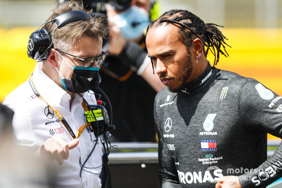 Lewis Hamilton, Mercedes-AMG F1, on the grid with his engineer