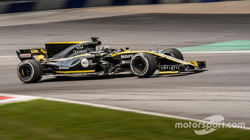 Guanyu Zhou, Renault Sport Academy, tests Renault 2017 F1 Car in Austria