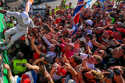 Race winner Lewis Hamilton, Mercedes AMG F1 celebrates, the fans