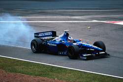 Olivier Panis, Prost Peugeot AP01 motor problemi ile yarış dışı kalıyor