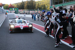 Ganadores #8 Toyota Gazoo Racing Toyota TS050: Sébastien Buemi, Kazuki Nakajima, Fernando Alonso