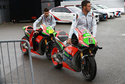 Le moto di Stefan Bradl, Aprilia Racing Team Gresini e Alvaro Bautista, Aprilia Racing Team Gresini