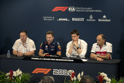Zak Brown, McLaren Racing CEO'su, Christian Horner, Red Bull Racing Takım Patronu, Toto Wolff, Mercedes AMG F1 Motorsporları Direktörü ve Frederic Vasseur, Sauber, Takım Patronu basın toplantısındalar