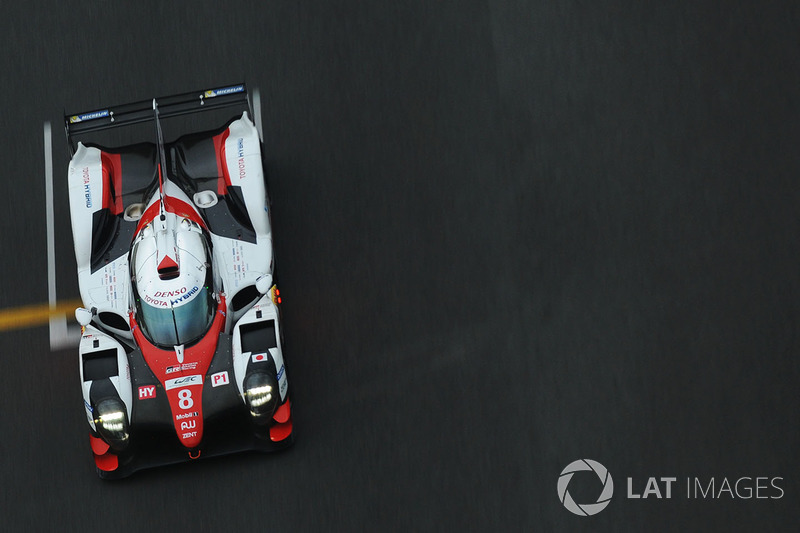 #8 Toyota Gazoo Racing Toyota TS050-Hybrid: Sebastien Buemi, Anthony Davidson, Kazuki Nakajima