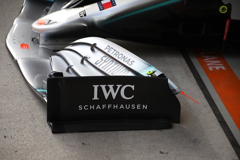 Переднє антикрило Mercedes AMG F1 W10