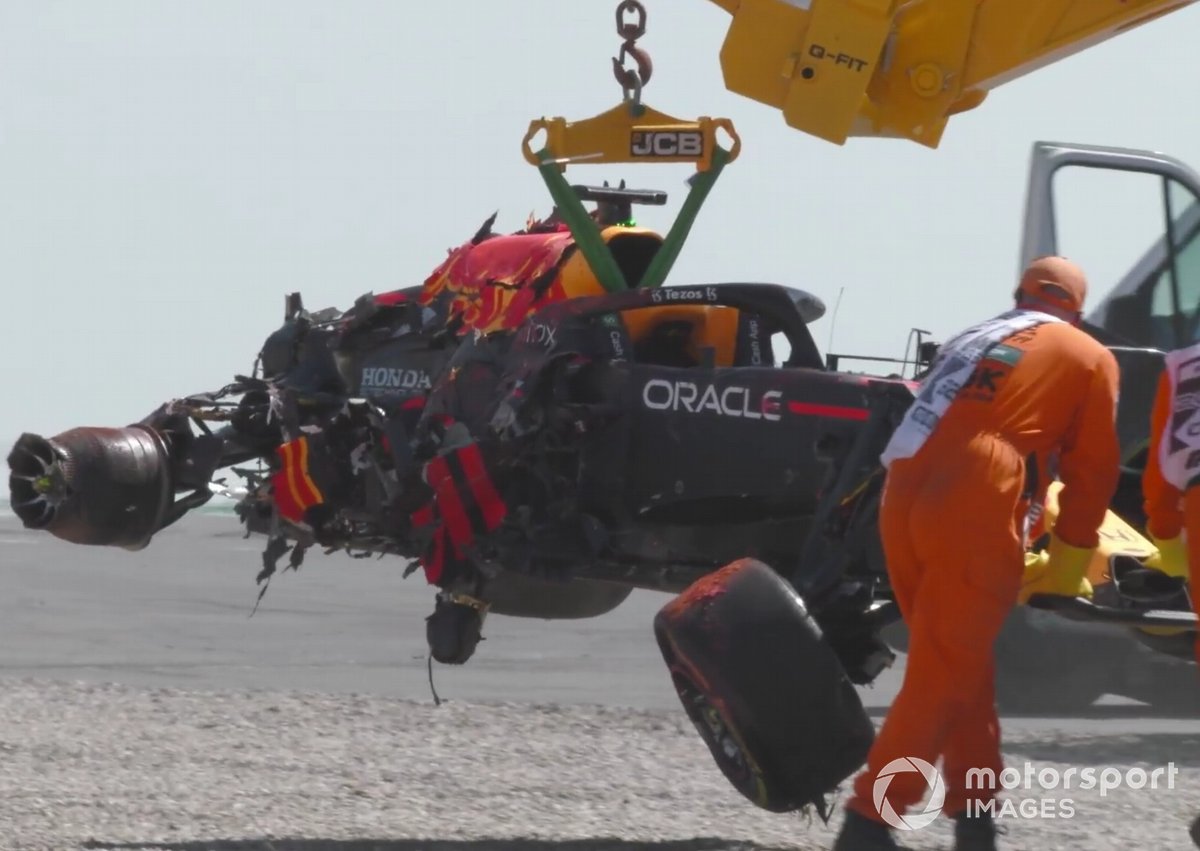 Kaza sonrası Max Verstappen'in aracı