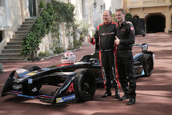 Fürst Albert von Monaco im Venturi Formel E beim Palast