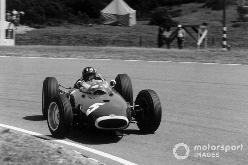 Graham Hill, BRM P57, traverso
