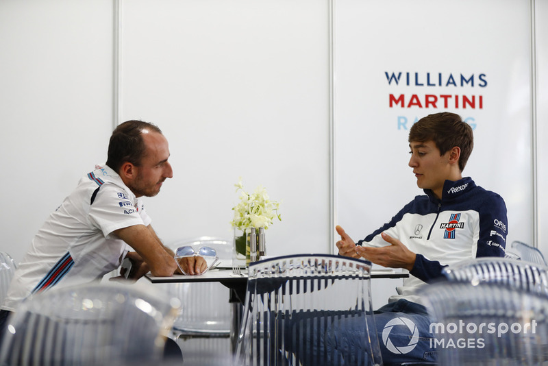 Robert Kubica, Williams Martini Racing, talks to 2019 signing George Russell