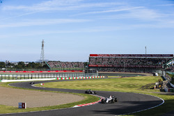 Felipe Massa, Williams FW40, Kevin Magnussen, Haas F1 Team VF-17