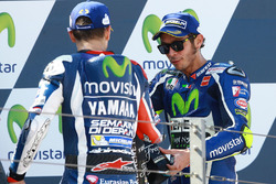 Podio: il secondo classificato Jorge Lorenzo, Yamaha Factory Racing, il terzo classificato Valentino