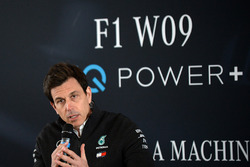 Руководитель Mercedes AMG F1 Тото Вольф