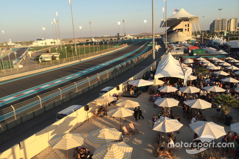 Yas Marina Pisti - Marina Stand