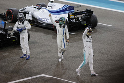 Valtteri Bottas, Mercedes AMG F1, Lewis Hamilton, Mercedes AMG F1 e Felipe Massa, Williams festeggiano nel parco chiuso