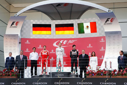 Podium: 2. Sebastian Vettel, Ferrari; 1. Nico Rosberg, Mercedes AMG F1; 3. Sergio Perez, Sahara Forc