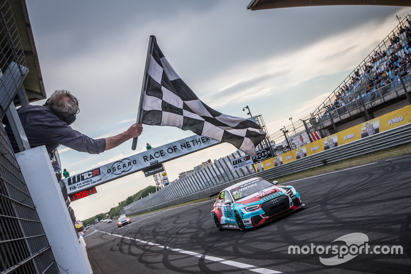 Il vincitore della gara Jean-Karl Vernay, Audi Sport Leopard Lukoil Team Audi RS 3 LMS
