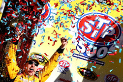 Sieger Kyle Busch, Joe Gibbs Racing Toyota
