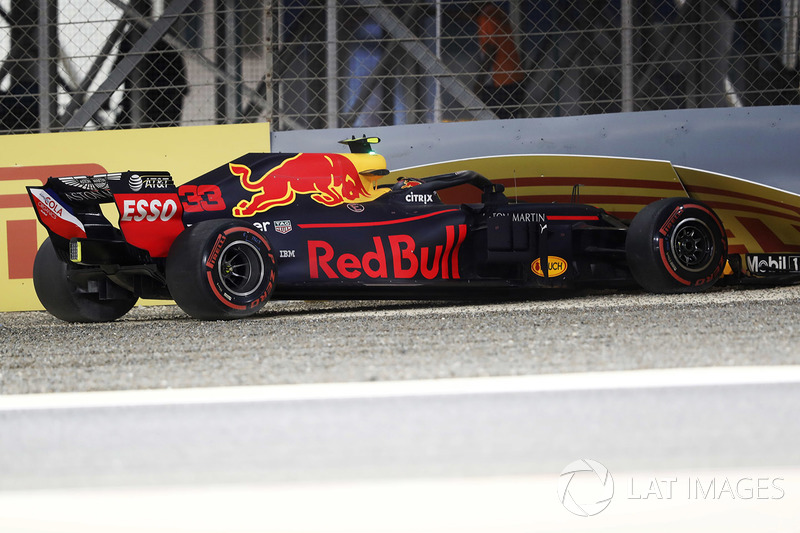 Max Verstappen, Red Bull Racing RB14 Tag Heuer, melintir di akhir Q1