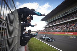 Льюіс Хемілтон, Mercedes AMG F1 W09