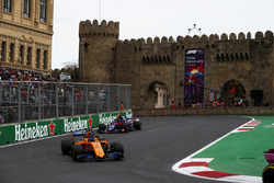 Фернандо Алонсо, McLaren MCL33 Renault, Брендон Хартлі, Toro Rosso STR13 Honda
