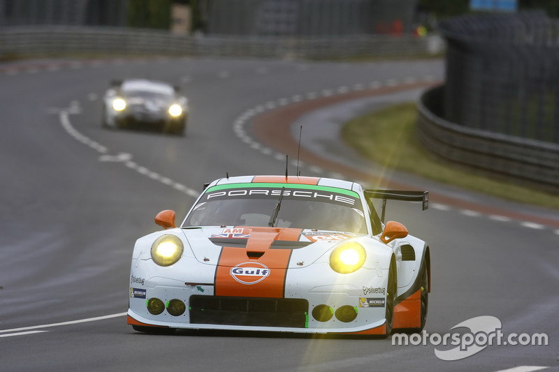 33e: #86 Gulf Racing Porsche 911 RSR: Michael Wainwright, Adam Carroll, Ben Barker