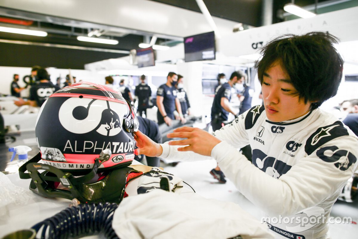 Pembalap anyar Tim AlphaTauri-Honda, Yuki Tsunoda, telah menjalani tes hari pertama di Sirkuit Imola, Italia.