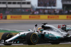 Race winner Lewis Hamilton, Mercedes AMG F1 W08 festeggia