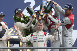 Race winners #2 Porsche Team Porsche 919 Hybrid: Romain Dumas, Neel Jani, Marc Lieb