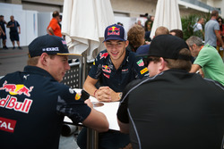 Макс Ферстаппен, П'єрр Гаслі, Red Bull Racing і Конор Дейлі
