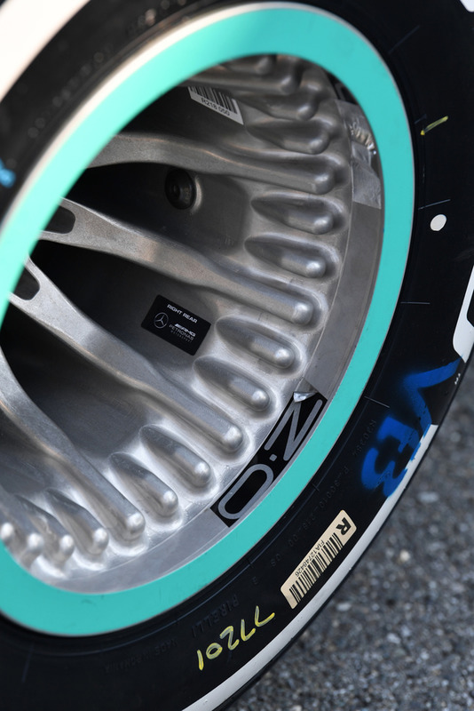 Mercedes AMG F1 W09: il cerchione