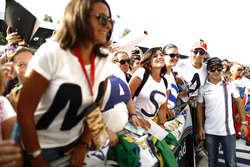 Felipe Massa, Williams Martini Racing, with some fans