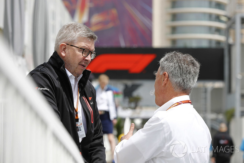 Ross Brawn, directeur de la compétition du Formula One Group, et Chase Carey, directeur exécutif du Formula One Group